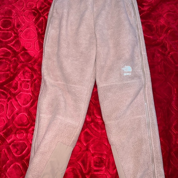 SKIMS x North Face Fleece Pants - Picture 5 of 5